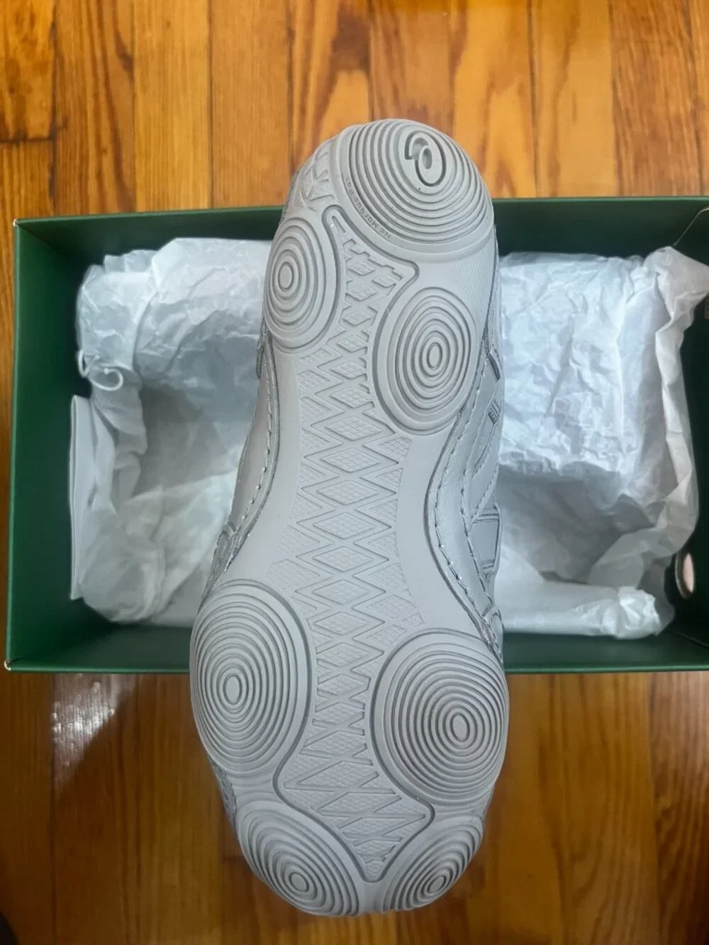 ASICS x ISSEY MIYAKE - HYPER TAPING - BNIB - Sz 4.5 (M) 6 (W)